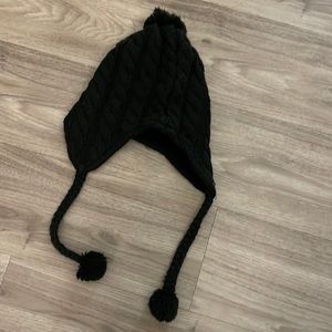 Black North Face hat